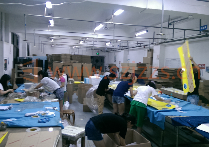 亞克力展示架生產(chǎn)包裝中2